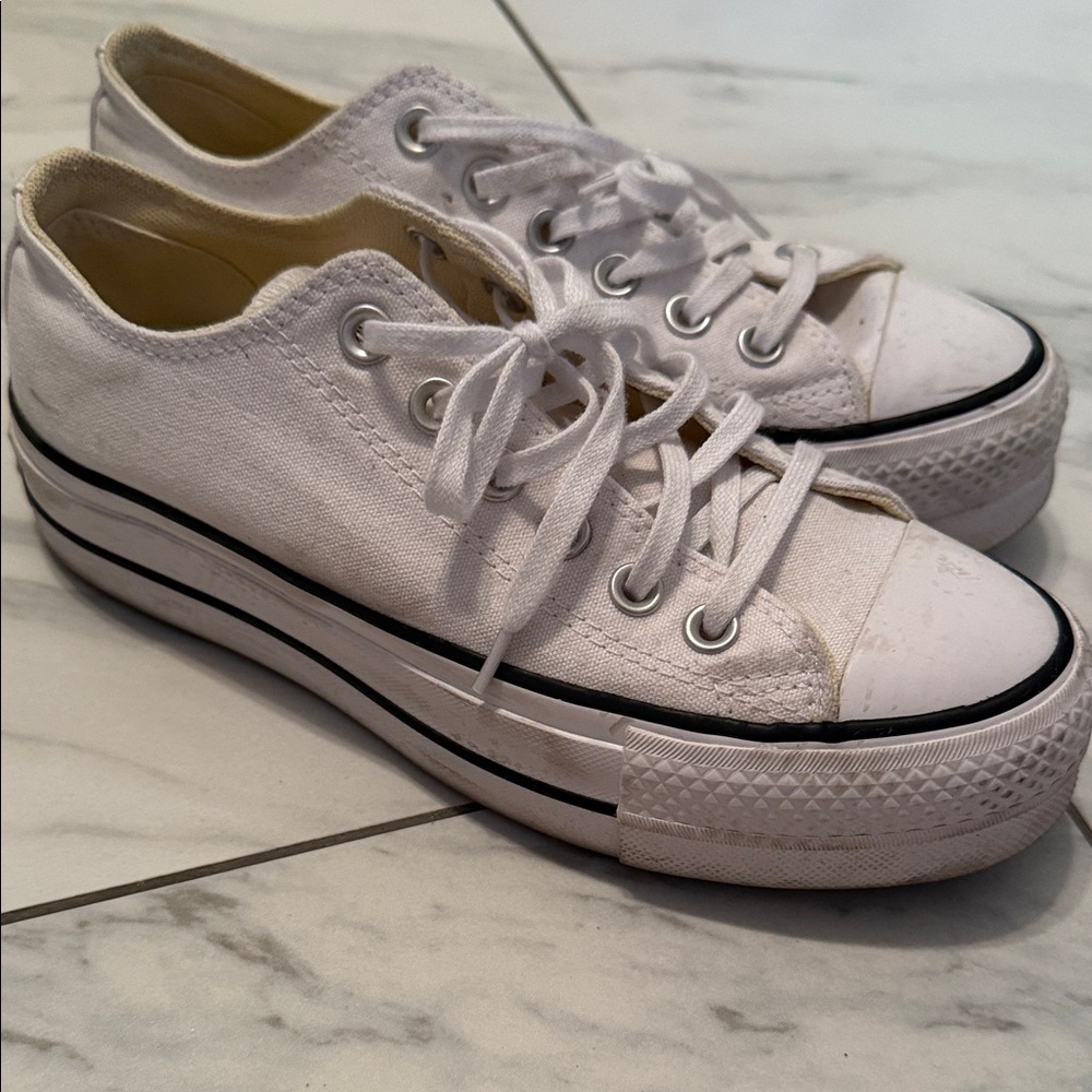 Converse Chuck Taylor All Star Lift Platform White/Black CanvasSneakers
